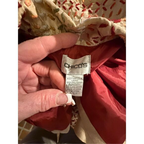 Chico’s 100% Silk 3-Button Embroidered Blazer Size S - Picture 12 of 12